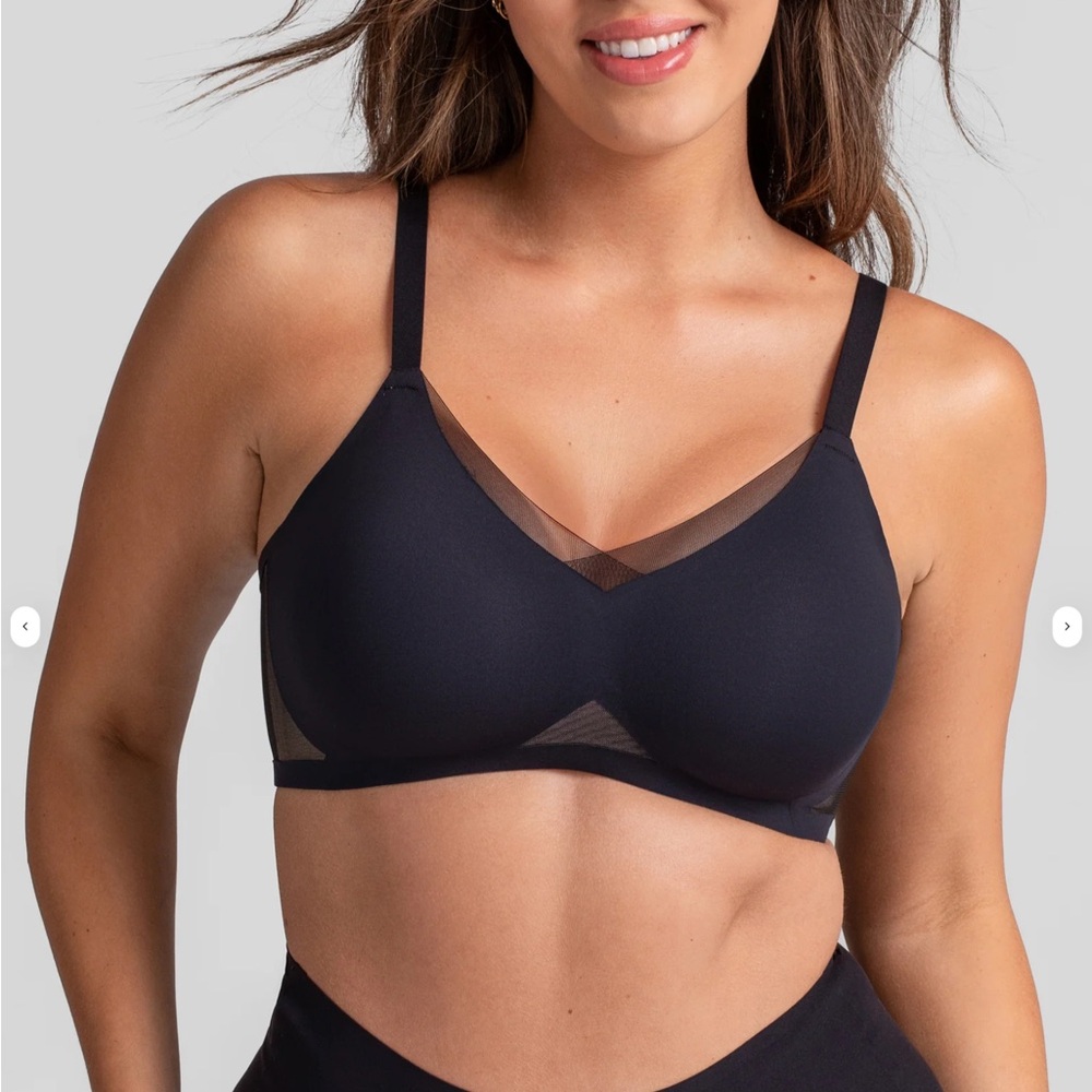 Honeylove black Crossover bra Wirefree Size Medium = 36 B or C